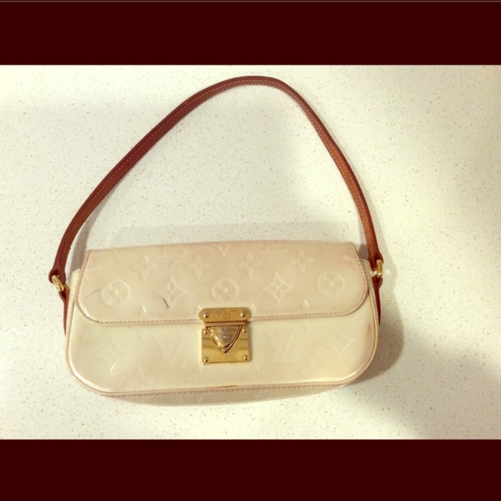 LV Vernis Perle Pochette